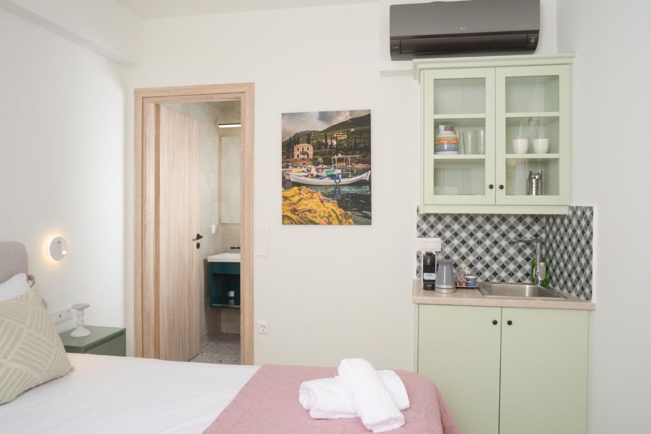 Isavella'S Apartments Under The Castle Kalamata Exterior photo