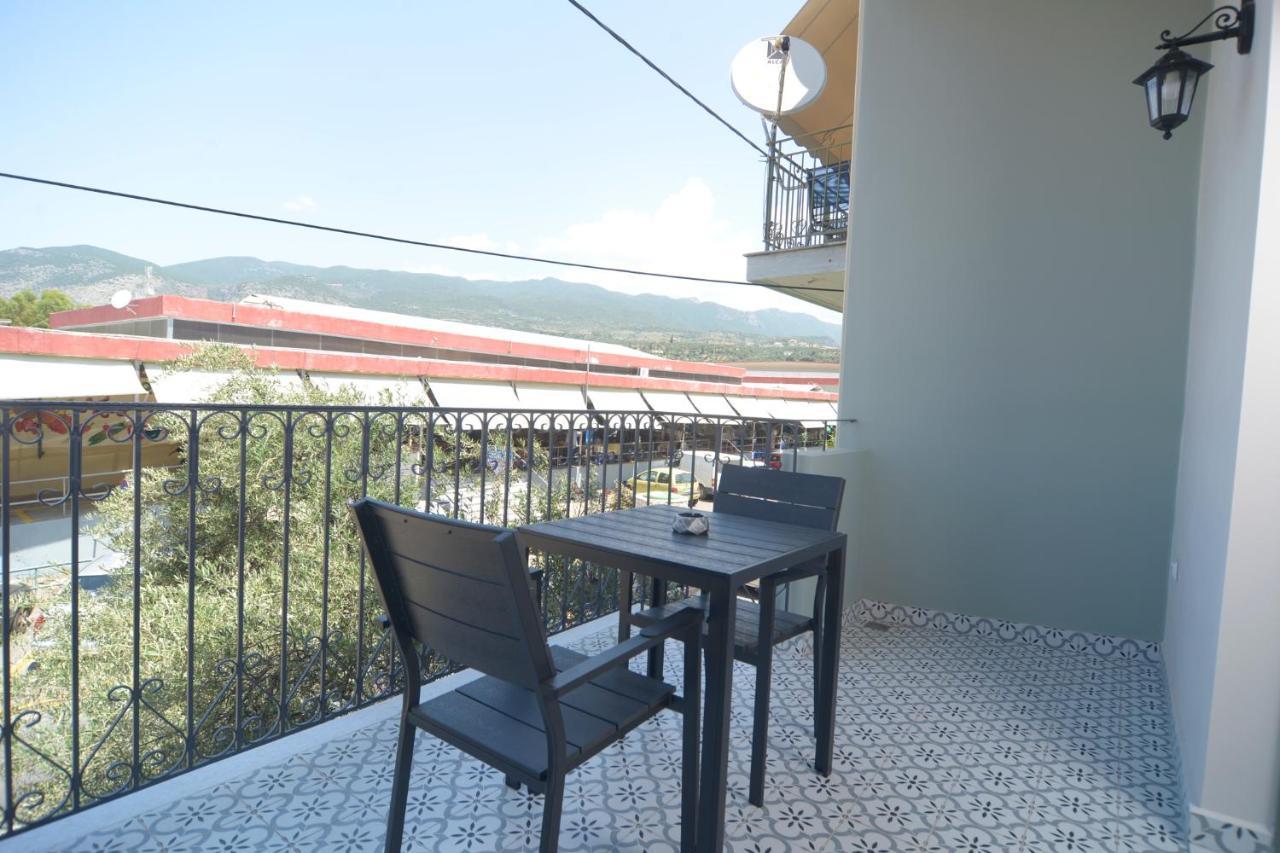 Isavella'S Apartments Under The Castle Kalamata Exterior photo